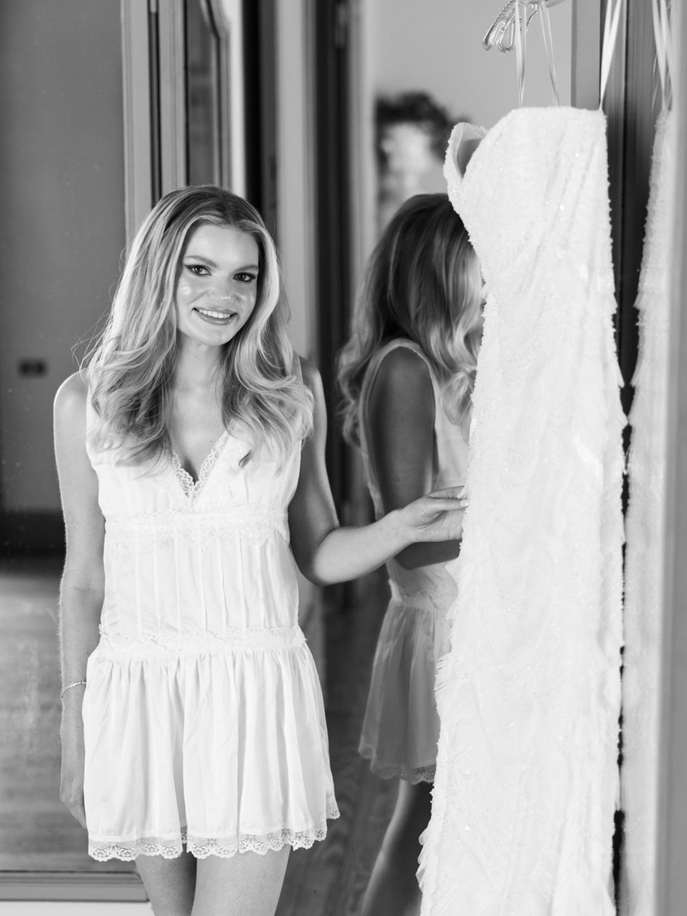 Women’s White Sleeveless Lace Trim Slip Dress